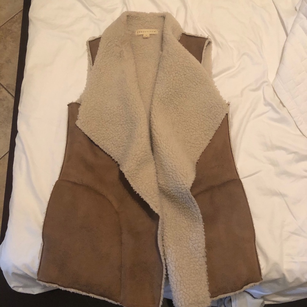 Shearling Vest 🤎🤎🤎🤎🤎 - Picture 2 of 3